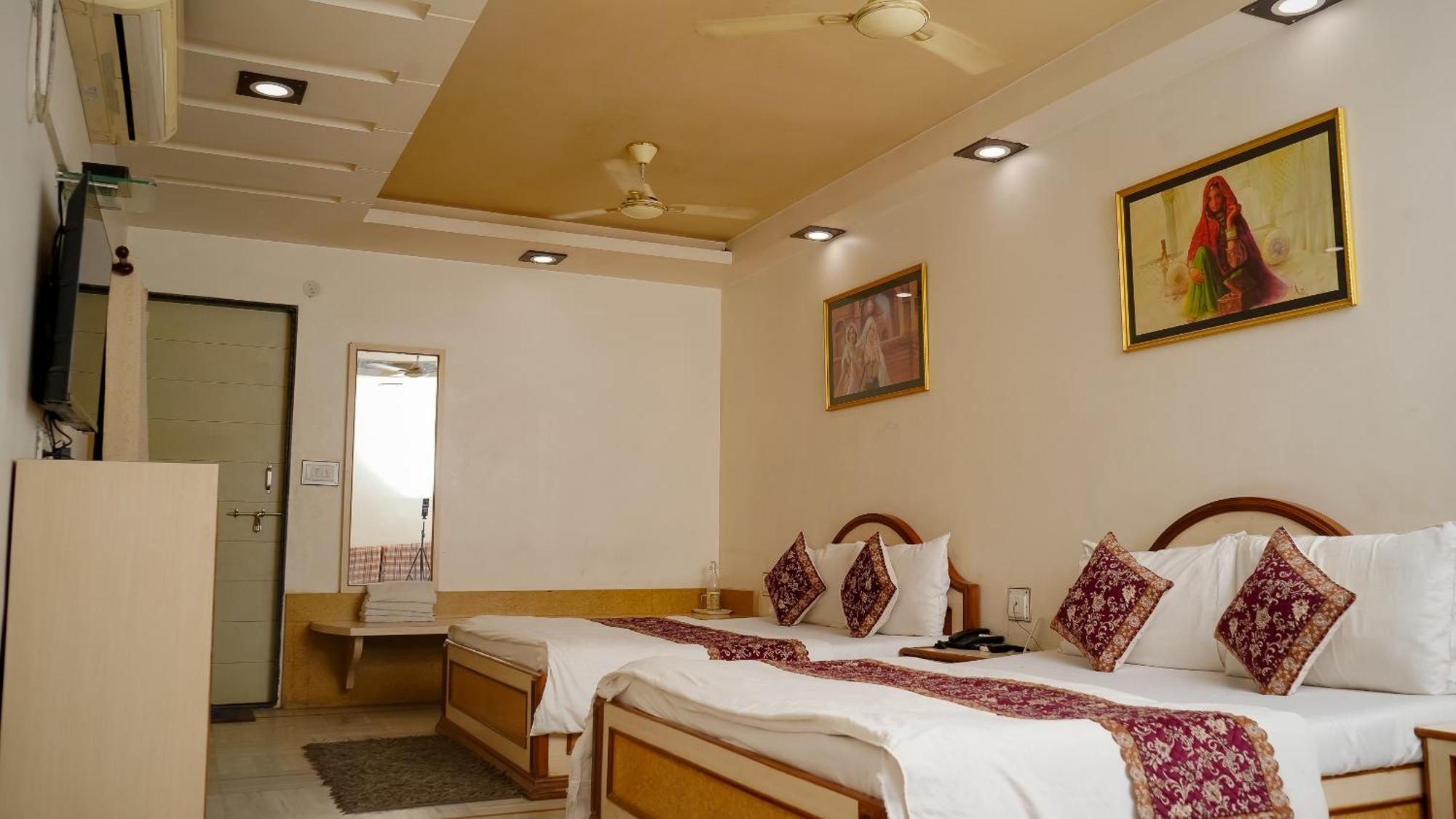 Hotel Ruby Jaipur Exteriör bild
